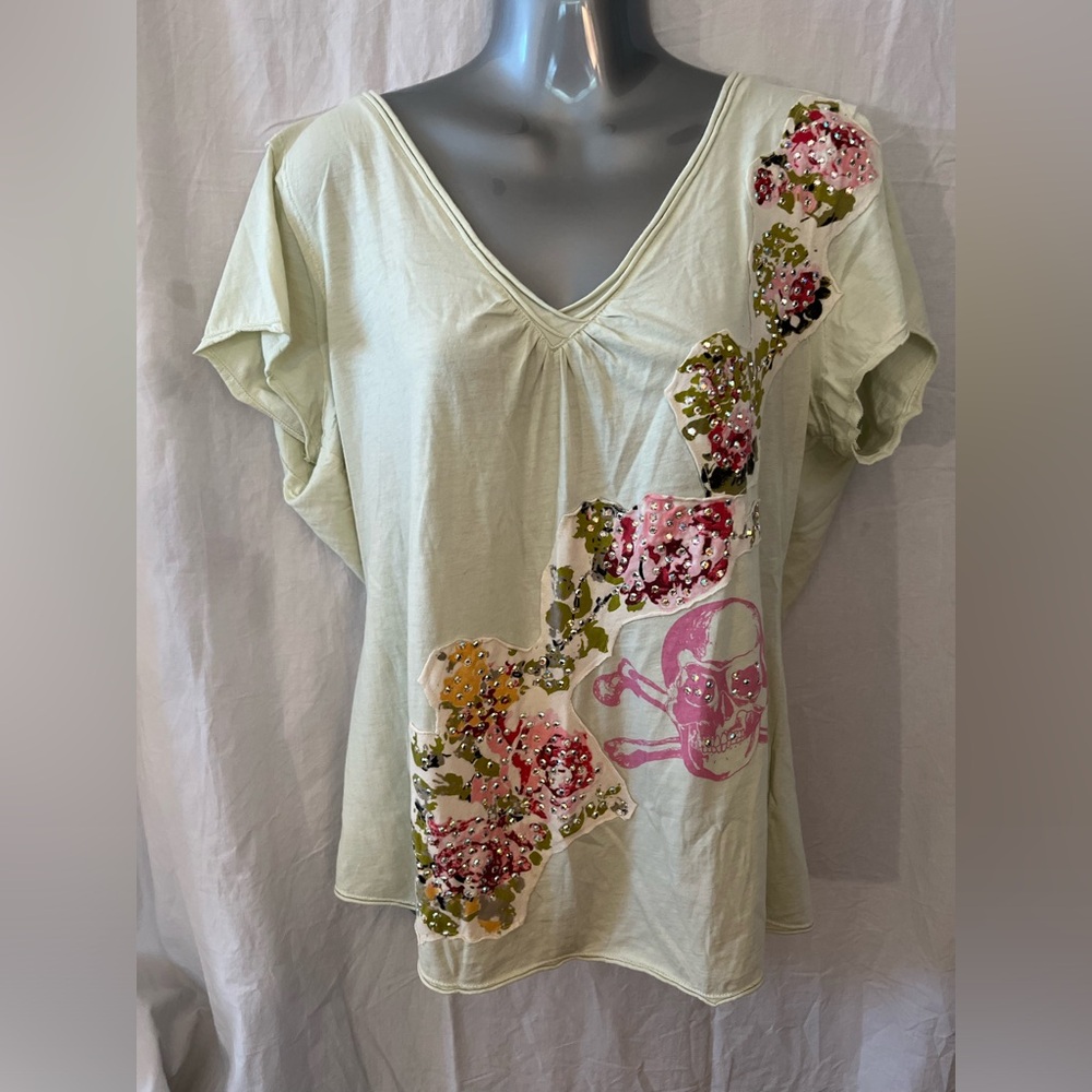 NWOT SKULL Love & Liberty top floral and bling